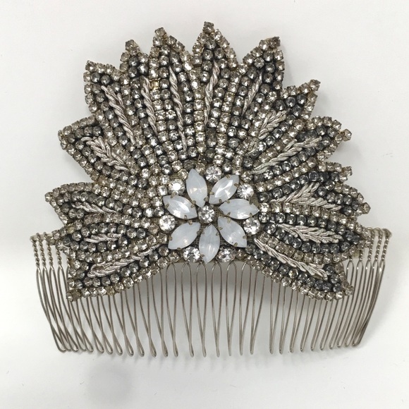 ✨LARGE SILVER FLOWER HAIR COMB✨ - Picture 1 of 11